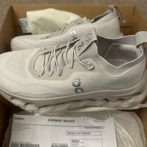 EUC Loewe/On Cloudtilt Sneaker size 37 sand